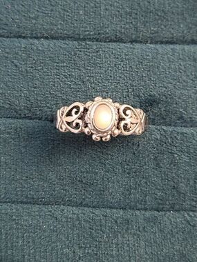 925 Sterling Silver Mother Of Pearl Ring Size 7 Vintage Style Filigree Oval Band